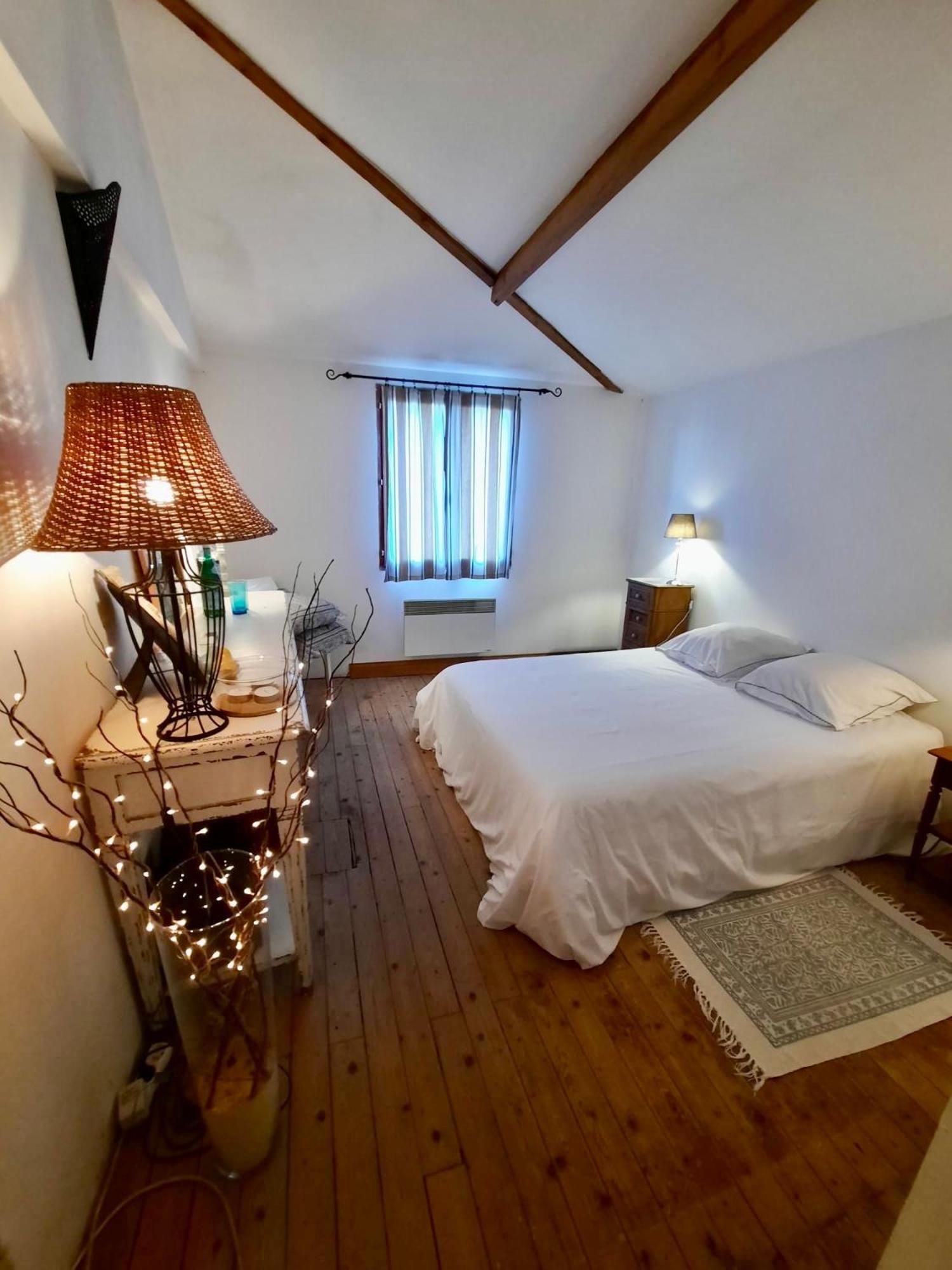 Pierres Et Jardins Bed & Breakfast Senlis  Exterior foto