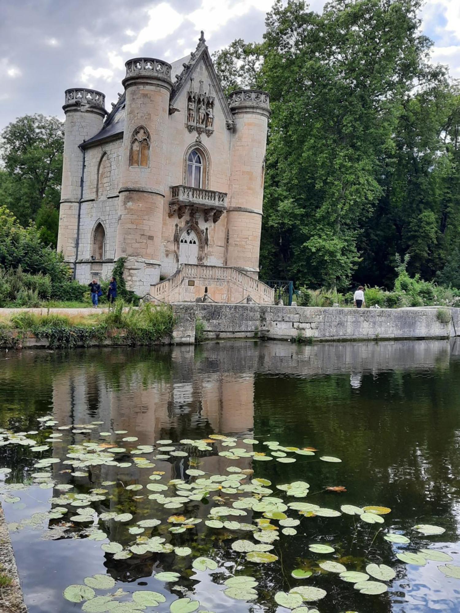 Pierres Et Jardins Bed & Breakfast Senlis  Exterior foto